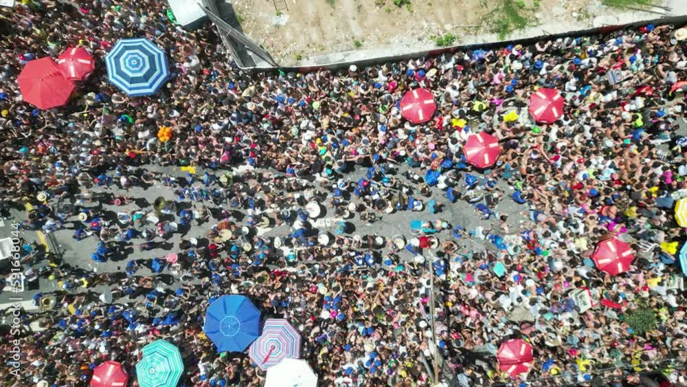 Carnaval Brasileiro Bloquinho Bloco Rua Cidade Paisagem Urbana Urbano São Paulo Grupo Carnavalesco Musical Charanga Movimento Pessoas Instrumentos Metal Trombone Sax Saxofone Trompete Flauta Sao 