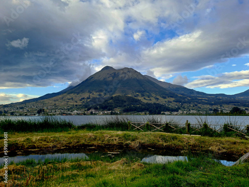 Majestuosidad del volcán Imbabura, San Pablo del Lago.