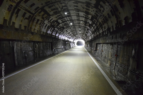 トンネルのある風景3
