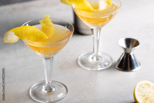 Foto Sidecar cocktail refreshment brandy, orange liqueur and lemon juice