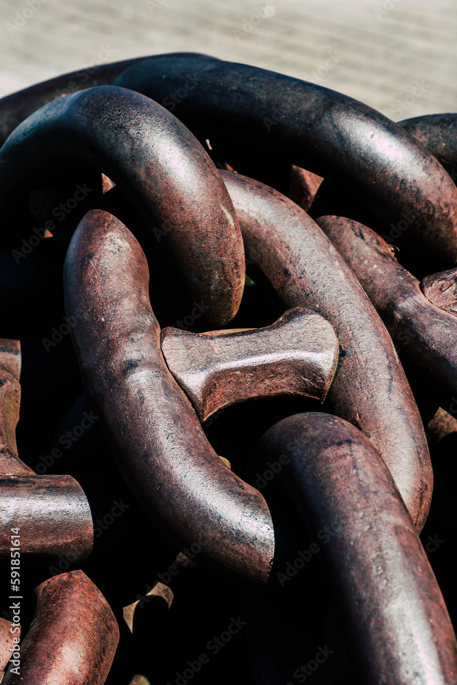 Rusty links of a giant chain