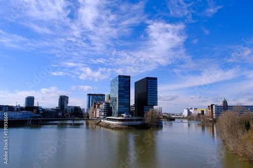 Panorama von Düsseldorf mit Blick auf den Medienhafen