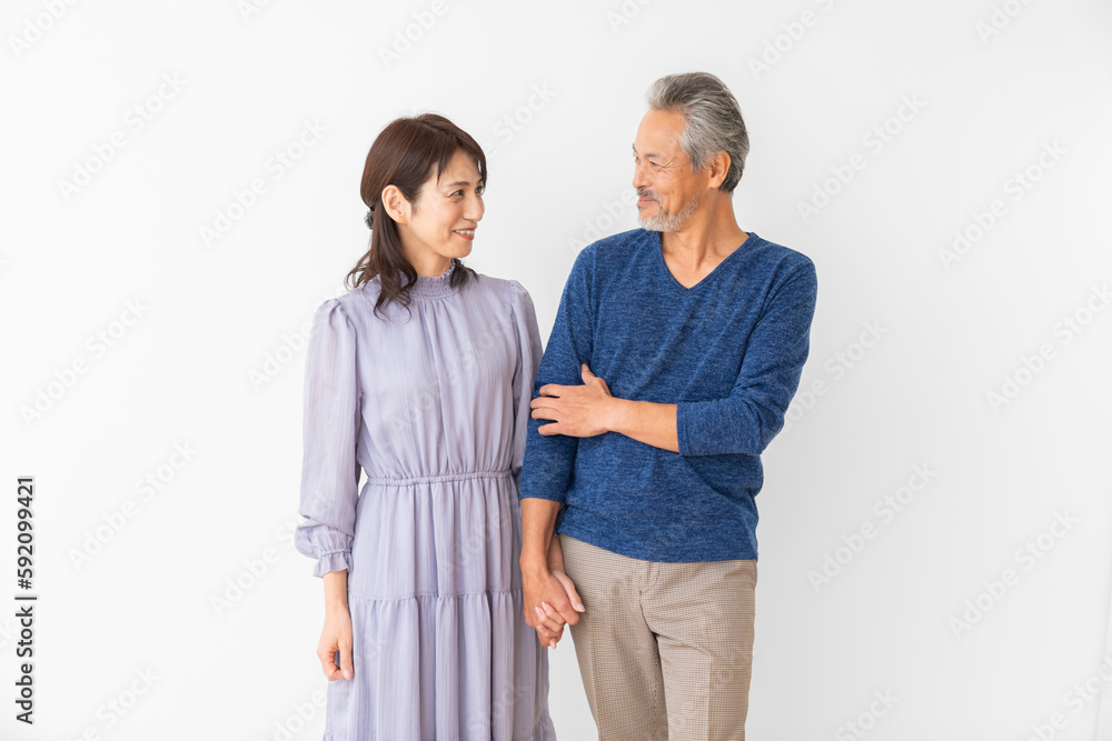 手を繋ぐミドル 夫婦 手を繋ぐミドル 夫婦