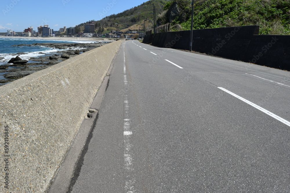 Naklejka premium 山形県庄内地方の海岸道路