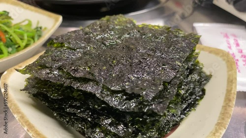 Wallpaper Mural 한국,서울,강남,음식점,음식,반찬,김 Torontodigital.ca