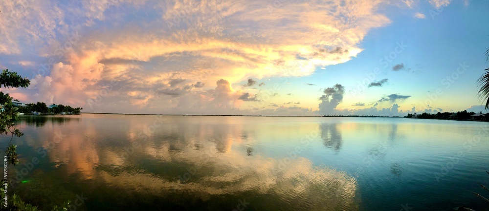 Fototapeta premium sunrise over bay