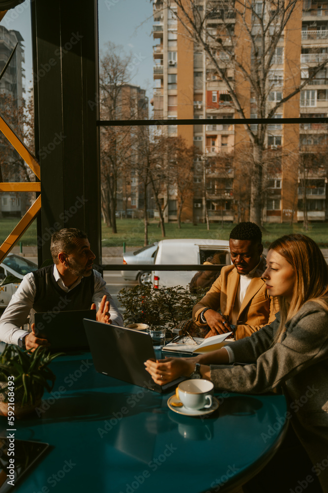 Naklejka premium Business partners talking