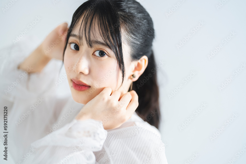 爽やかな若い女性