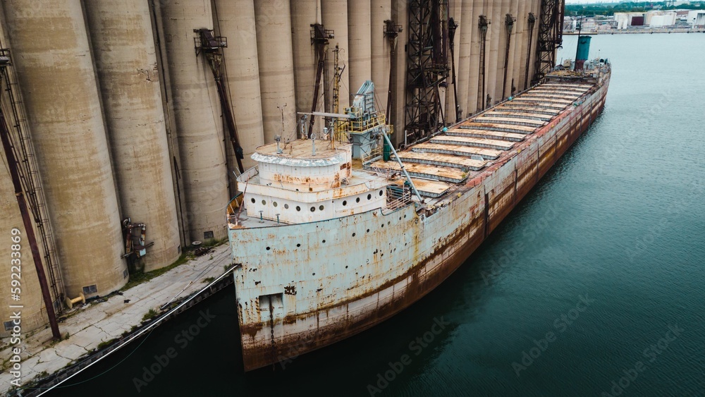 Closeup shot of an abandoned ship in the Illinois International Port
