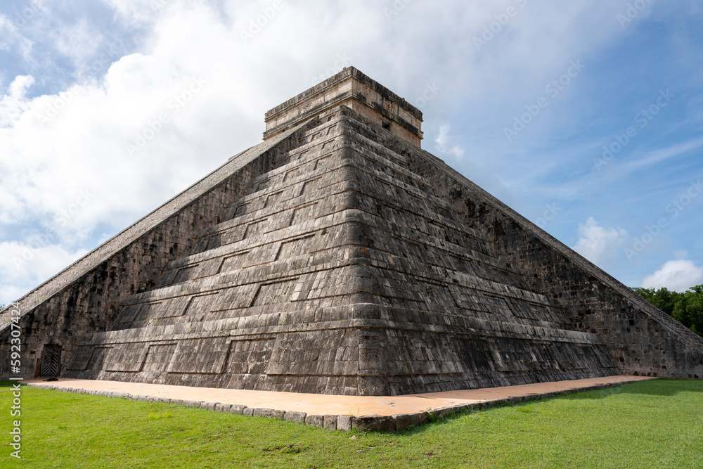 Chichen Itza - El Castillo - Kukulcan Pyramid