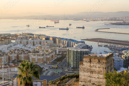 Tableau sur toile A beautiful evening cityscape of the strait in Gibraltar overlooking the ancient Moorish fortress