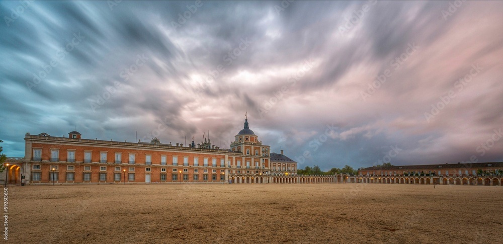 Fototapeta premium Panoramic view of the Royal Palace of Aranjuez in Aranjuez, Spain