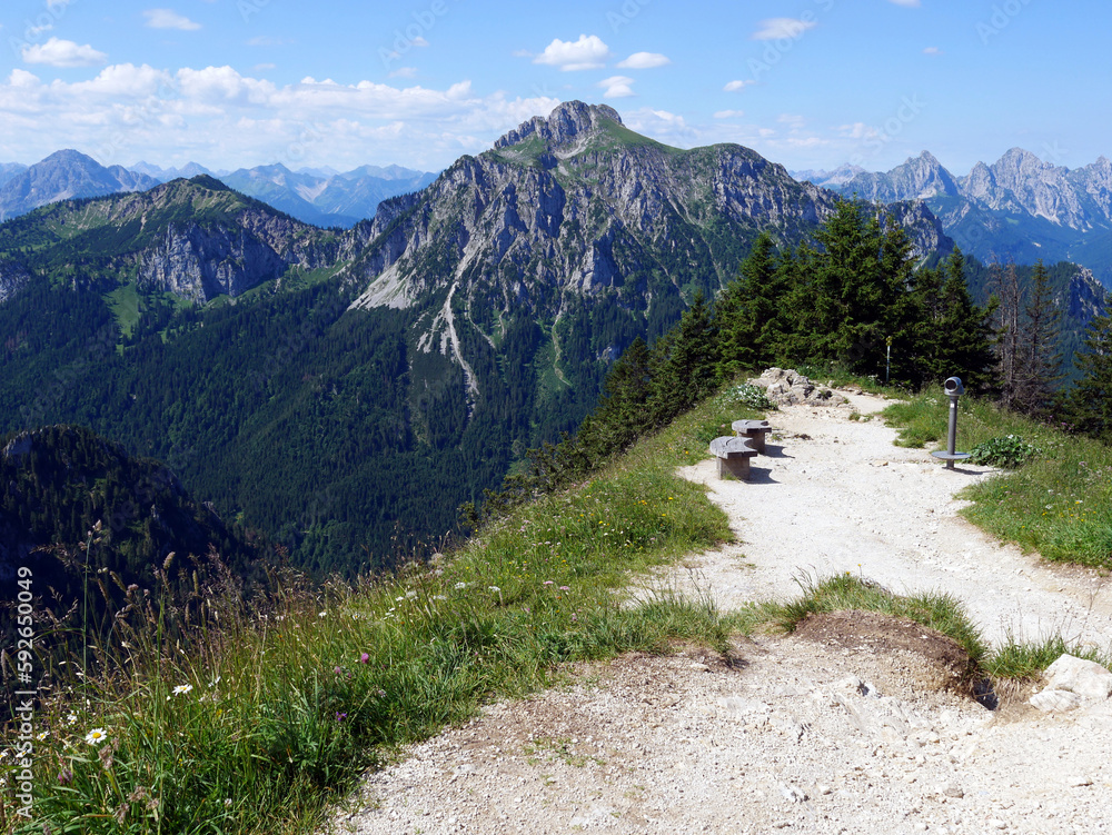 Wanderweg beim Tegelberg, Alpen, Berge, Allgäu, Bayern, Deutschland