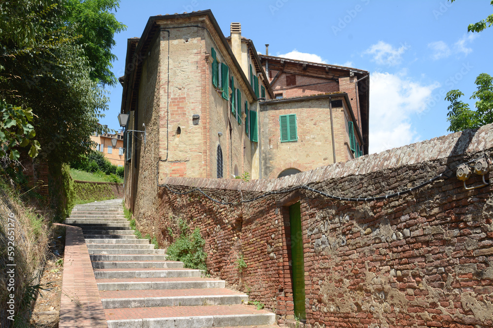  ancient Tuscan brick house typical of the Sienese area.
