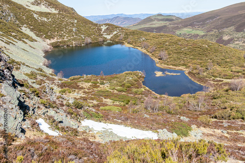 Slika na platnu lagoon of glacial origin in the port of Leitariegos in Asturias, Spain