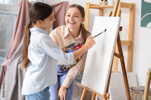 Drawing teacher giving priv...