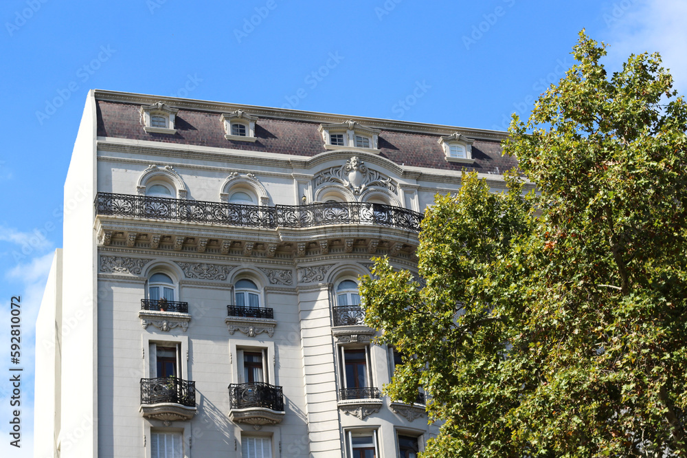 Naklejka premium arquitetura antiga no centro da cidade de Montevideo