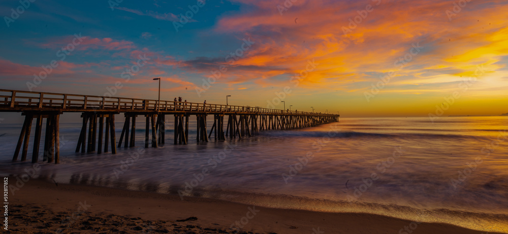 Fototapeta premium As The Day Ends: Sunset at a beach along the California coast