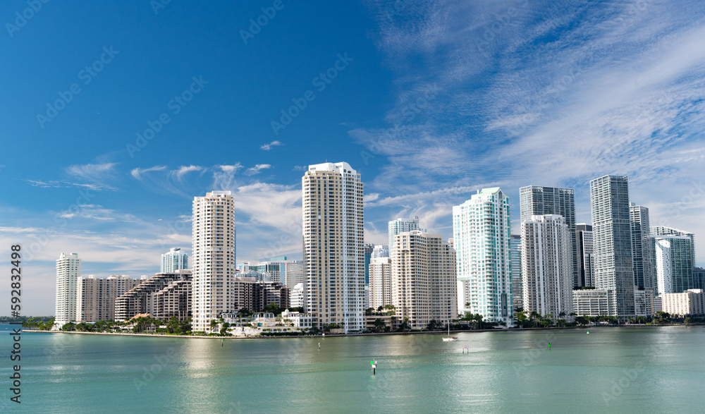 Naklejka premium miami downtown skyline with horizon. photo of miami downtown skyline of metropolis