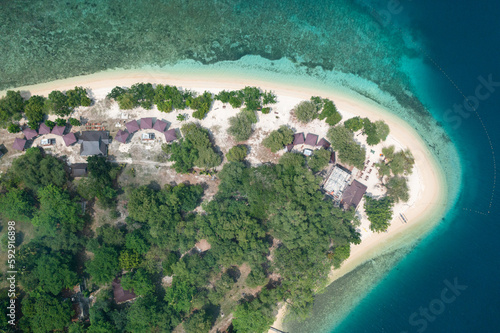 Fototapeta Naklejka Na Ścianę i Meble -  Aerial view of sandy beach on a tropical island. Putipot island, Philippines.