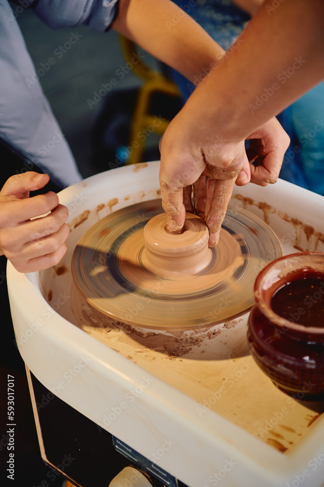 Fototapeta premium potter at work