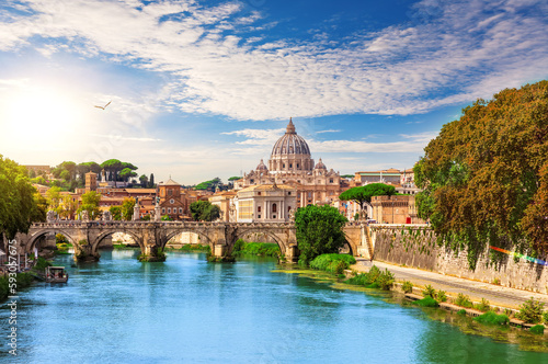 Fototapeta Naklejka Na Ścianę i Meble -  St Peter's Cathedral behind the Aelian Bridge, Rome, Italy