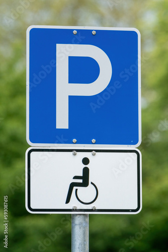 Verkehrschild Behindertenparkplatz