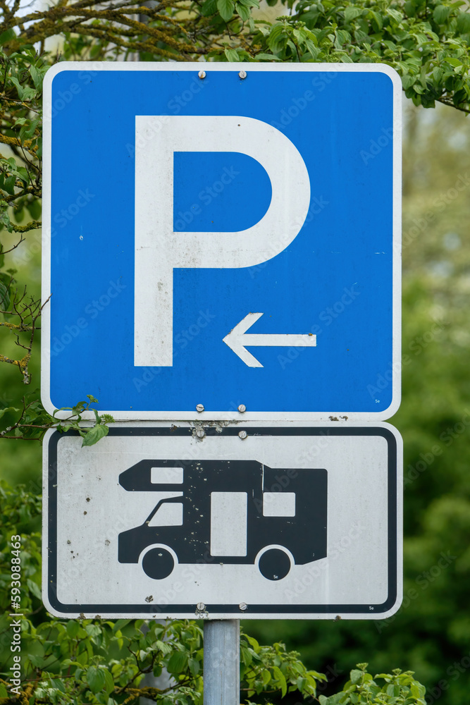 Parkplatzschild für Wohnmobile und Caravane Parkplatzschild für Wohnmobile und Caravane