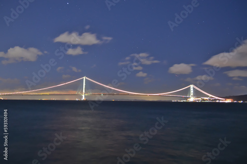 Fototapeta Naklejka Na Ścianę i Meble -  兵庫県・明石海峡大橋の夜景