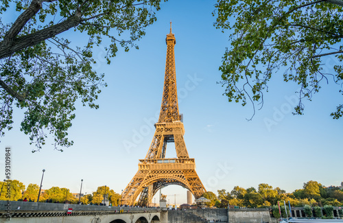 Fototapeta Naklejka Na Ścianę i Meble -  Eiffel Tower close up view in Paris