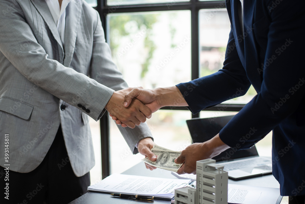Salesman Hands On House Model , Small Toy House Small Mortgage Property insurance and concepts real estat Salesman Hands On House Model , Small Toy House Small Mortgage Property insurance and concepts real estat