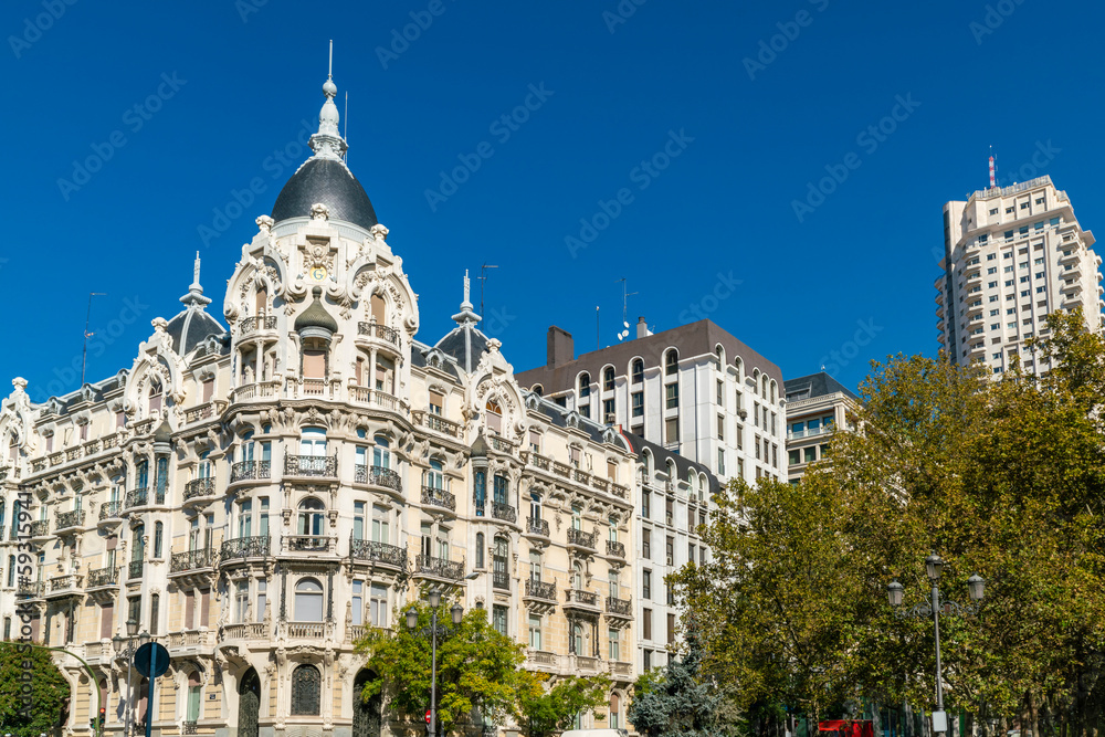 Fototapeta premium Plaza de Espana in Madrid with skyscrapers, Spain