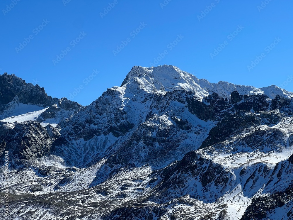 Fototapeta premium Alpine rocky mountain peak Piz Grialetsch (3130 m) in the massif of the Albula Alps above the Vardet da Grialetsch glacier, Zernez - Canton of Grisons, Switzerland (Kanton Graubünden, Schweiz)