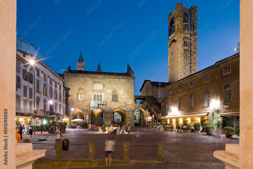 Bergamo Alta. Piazza Vecchia di notte