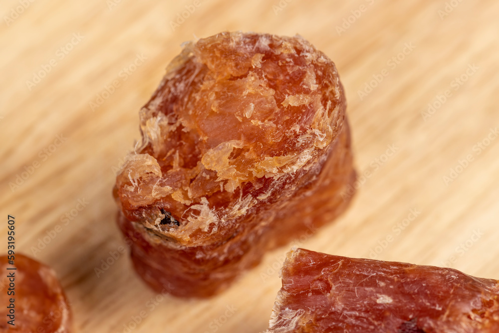 Obraz premium Dried chicken sausage with dried tomatoes
