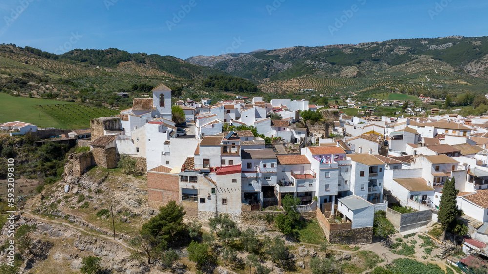 vista aérea del pueblo de el burgo en la comarca del parque nacional sierra de las Nieves, Andalucía