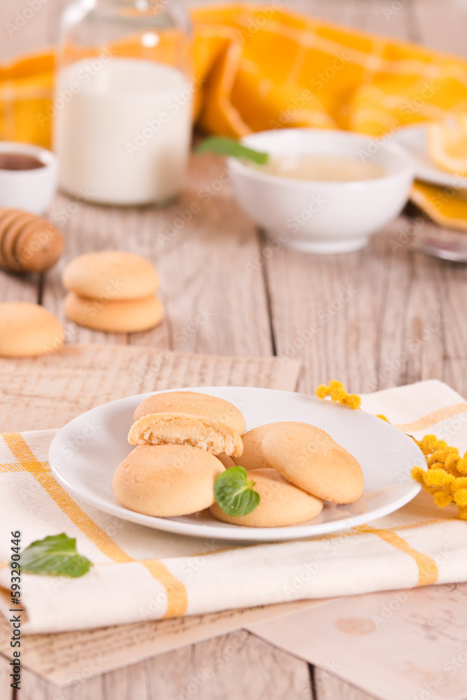Fototapeta premium Cookies with lemon cream filling