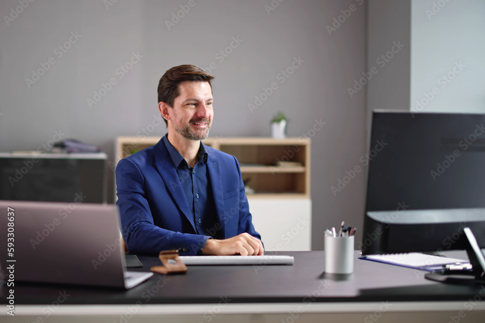 Fototapeta premium Businessman Having Ah Ha Moment While Working In Office