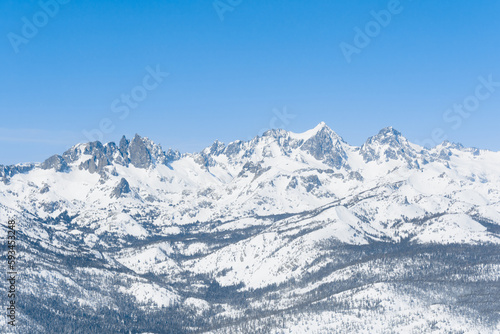 A view of snowy mountains on Mammoth Mountain in Mammoth Lakes, CA © Christopher