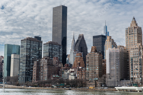 Manhattan, looking at the sky © fforriol