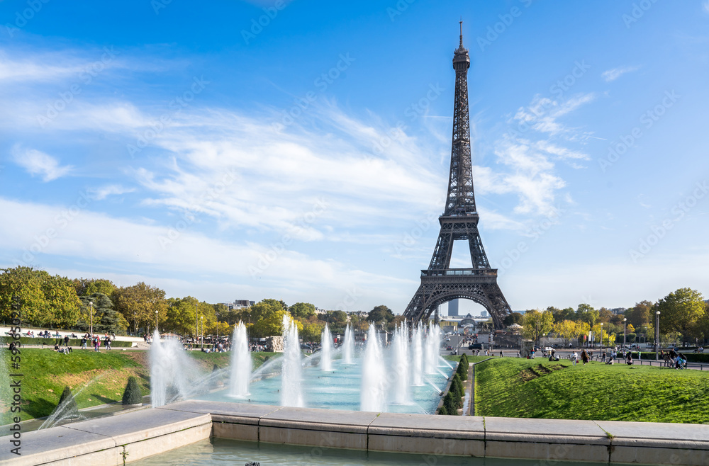Obraz premium Eiffel Tower in Paris