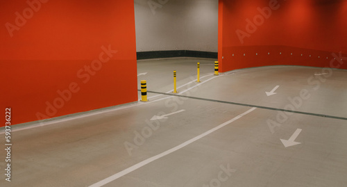 Road structure with geometric lines 