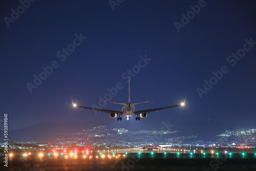 大阪伊丹空港離着陸（Takeoff and landing at Osaka Itami Airport）