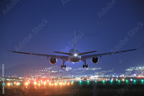 大阪伊丹空港離着陸（Takeoff and landing at Osaka Itami Airport）