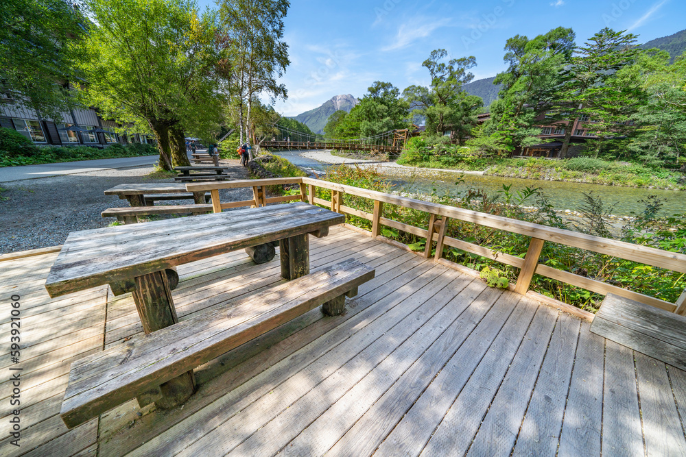 新緑が美しい上高地の風景【長野県・松本市】　
Scenery of Kamikochi with beautiful fresh greenery - Nagano, Japan