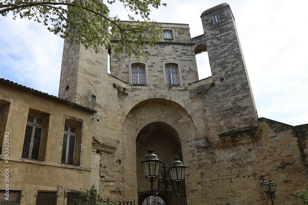 Tour de la Babote et ancienne porte de ville dans les remparts, ville de Montpellier, département de l'Hérault, France