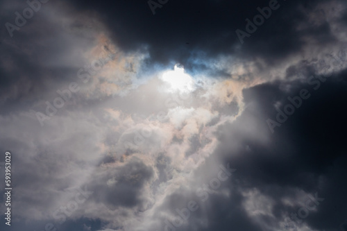 Dramatische Wolken am Himmel