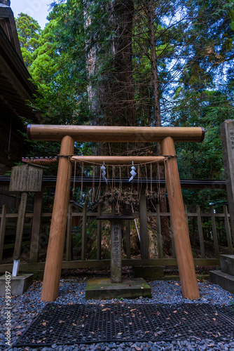 鳥居　日本最古の神社パワースポット幣立神宮（へいたてじんぐう）
Torii gate, Heitate Jingu, Japan's oldest shrine power spot
日本(秋)
Japan (Autumn)
九州・熊本県山都町
Yamato Town, Kumamoto Prefecture, Kyushu
幣立神宮（へいたてじんぐう）
Heitate Shrine photo