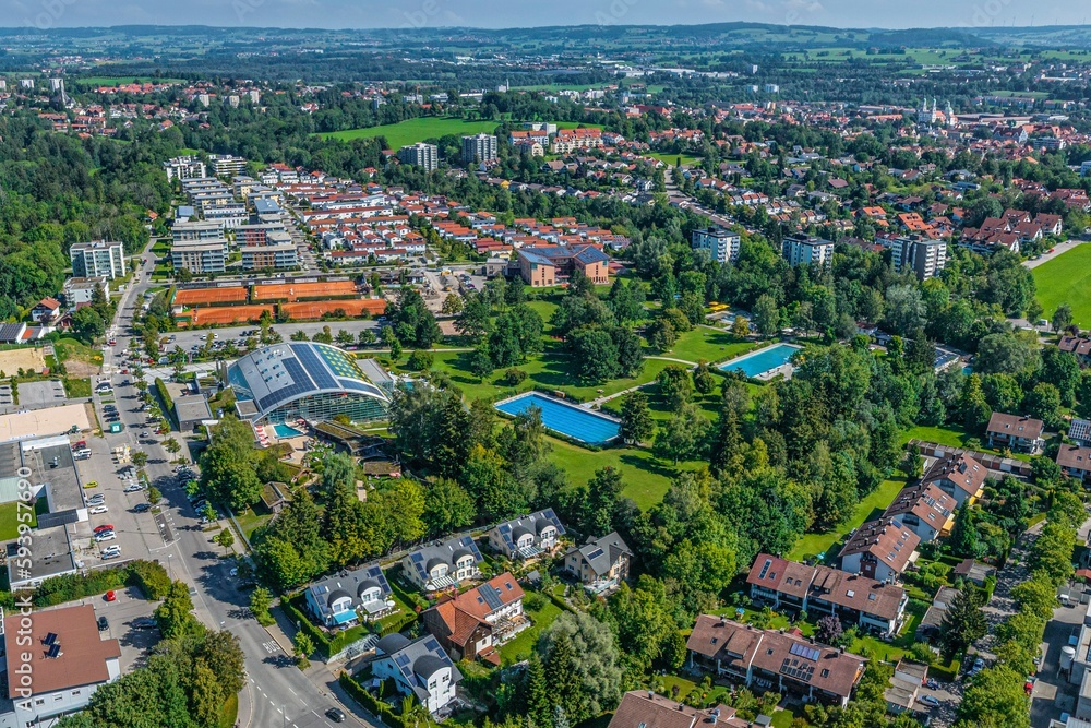 Kempten im Allgäu im Luftbild, Ausblick auf die westlichen Stadtbezirke mit dem Campomare