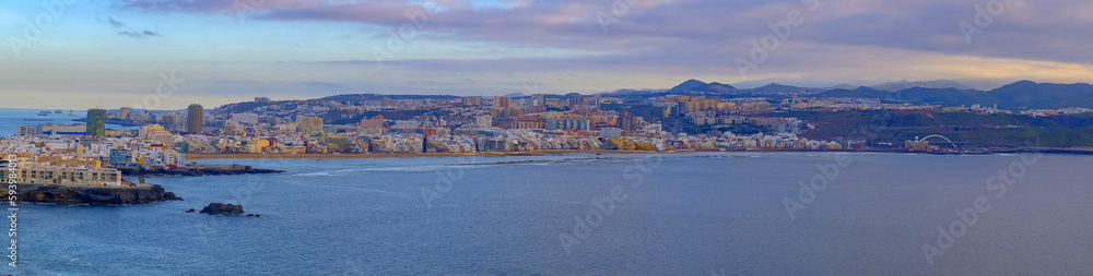 Naklejka premium Panorama of the city and beach Las Canteras in Las Palmas de Gran Canaria, Spain.
